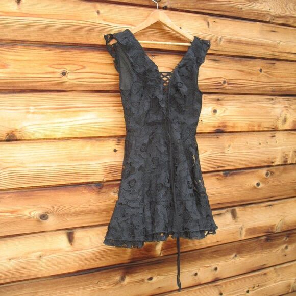 Michael Costello X Revolve Kandie Mini Lace Dress S - Picture 4 of 10